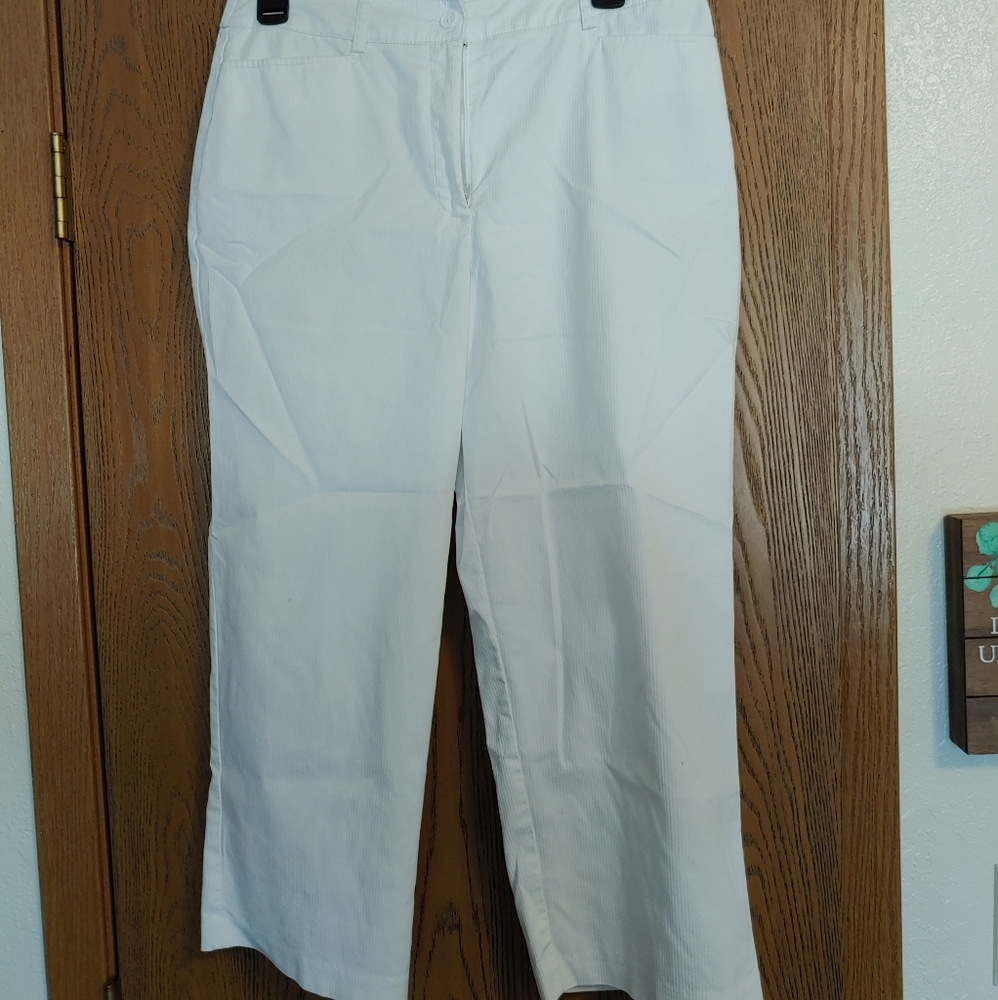 White Capri pants